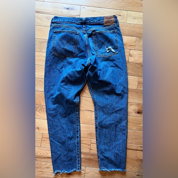 Levi’s Wedgie - Picture 4 of 4